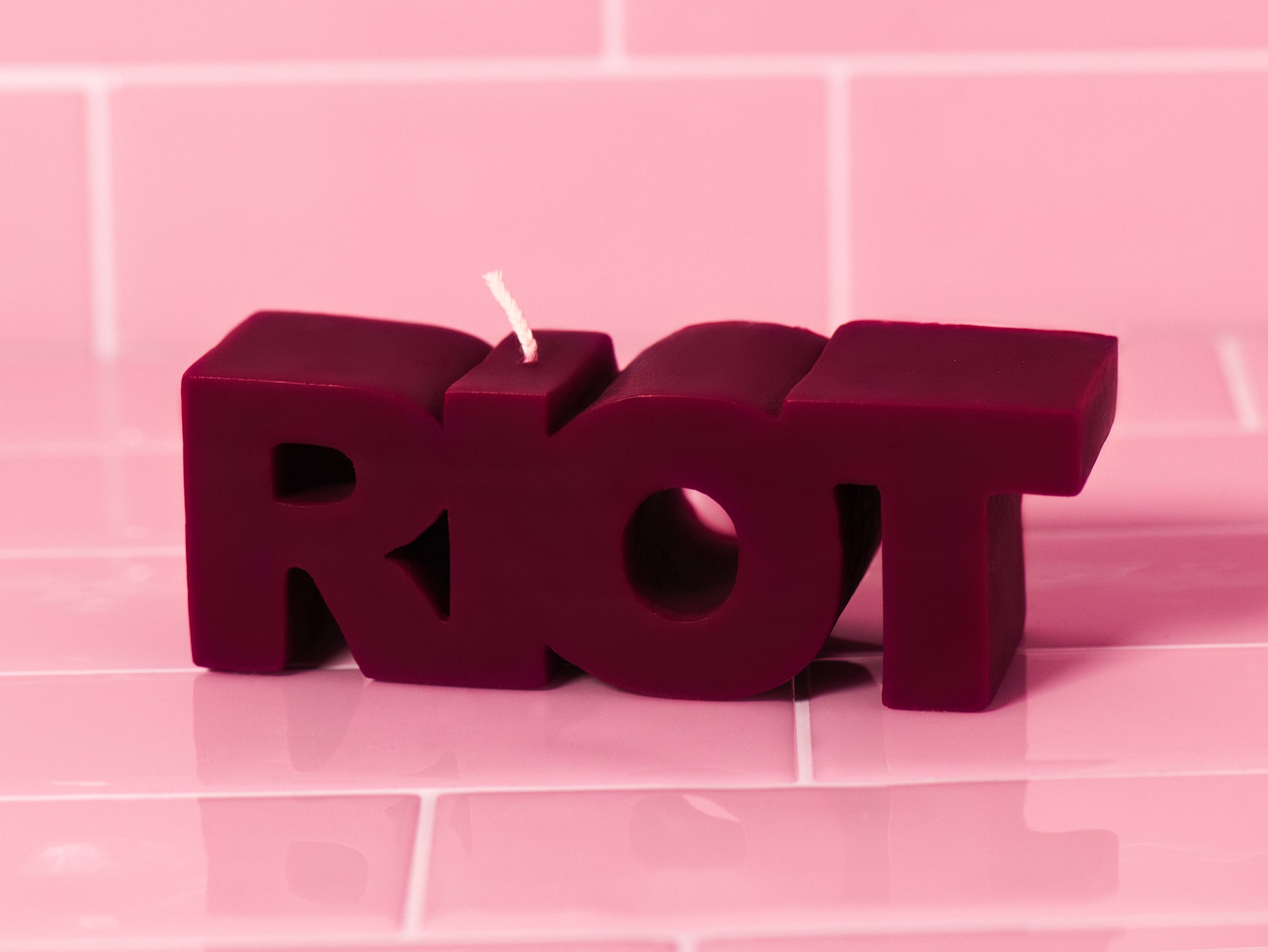 RIOT CANDLE